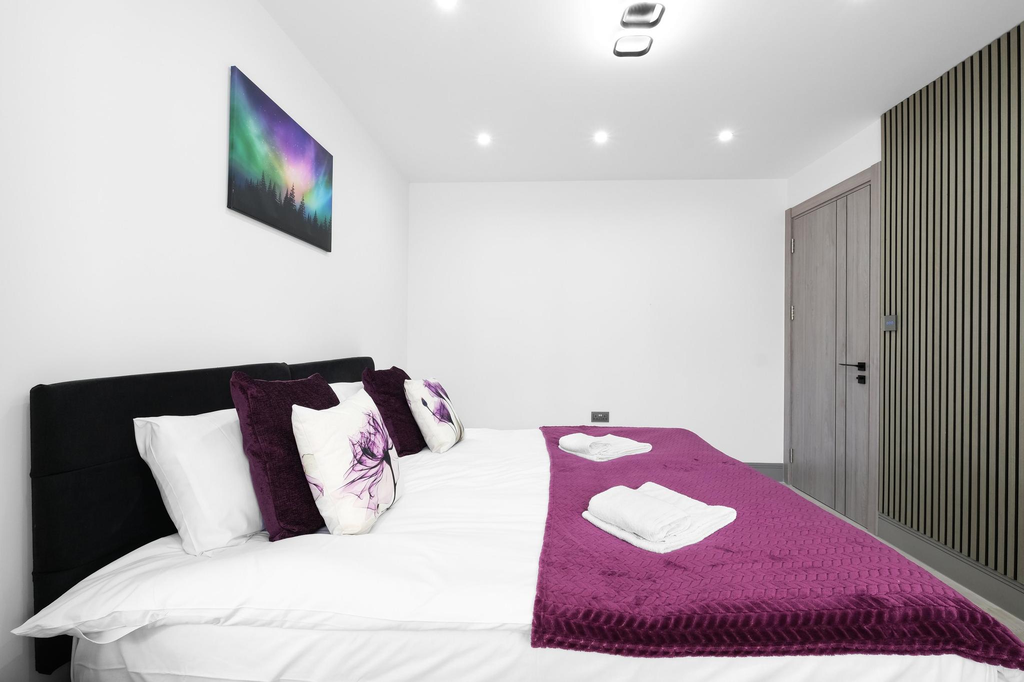 Luxaura Homes | 6-Bed Detached House | Maidenhead5