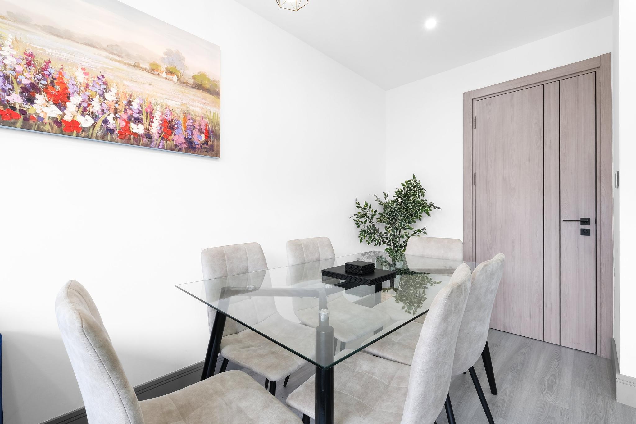 Luxaura Homes | 6-Bed Detached House | Maidenhead3