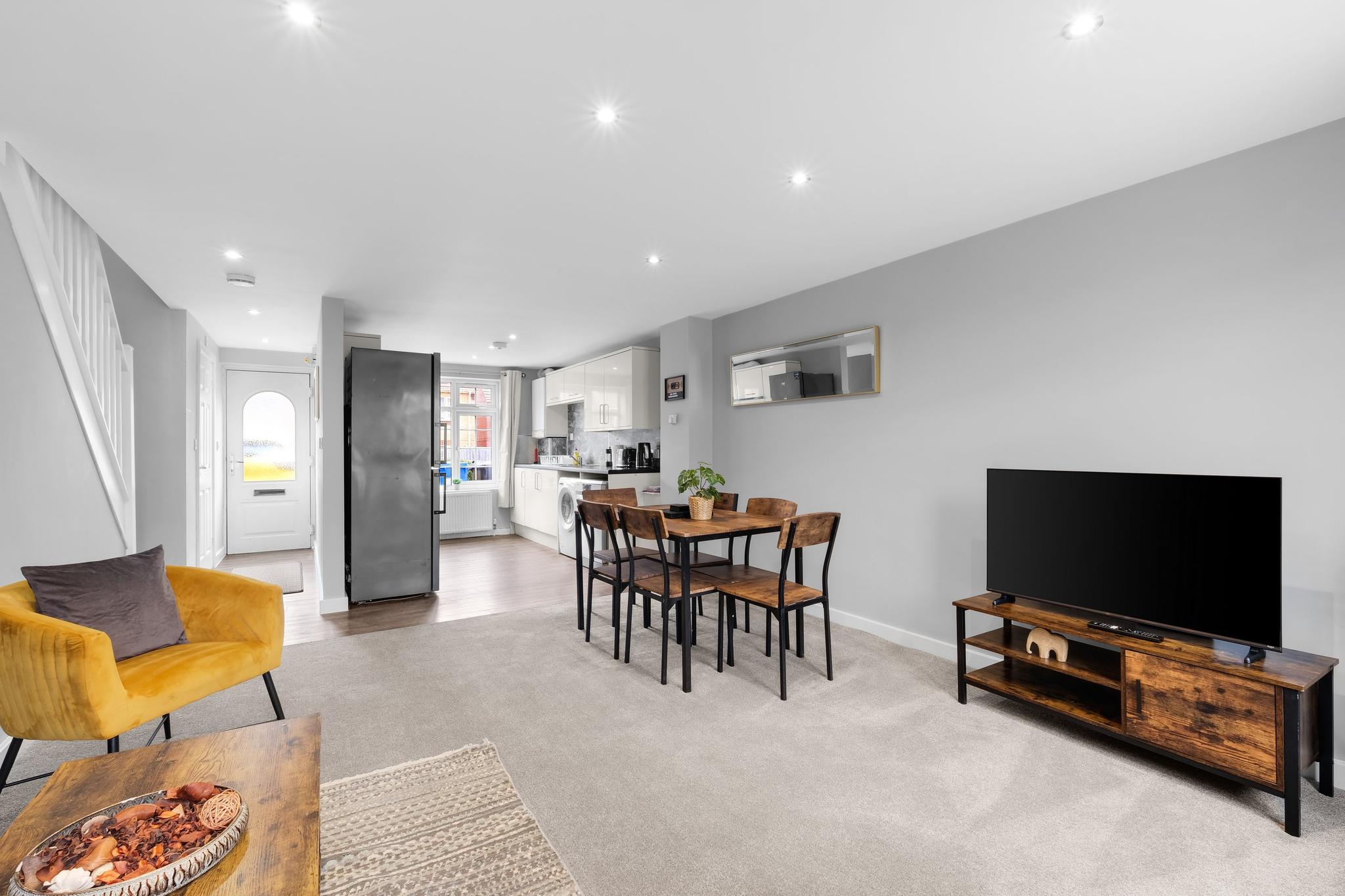 Dudley Gardens 3 Bedroom 1 Bathroom House2