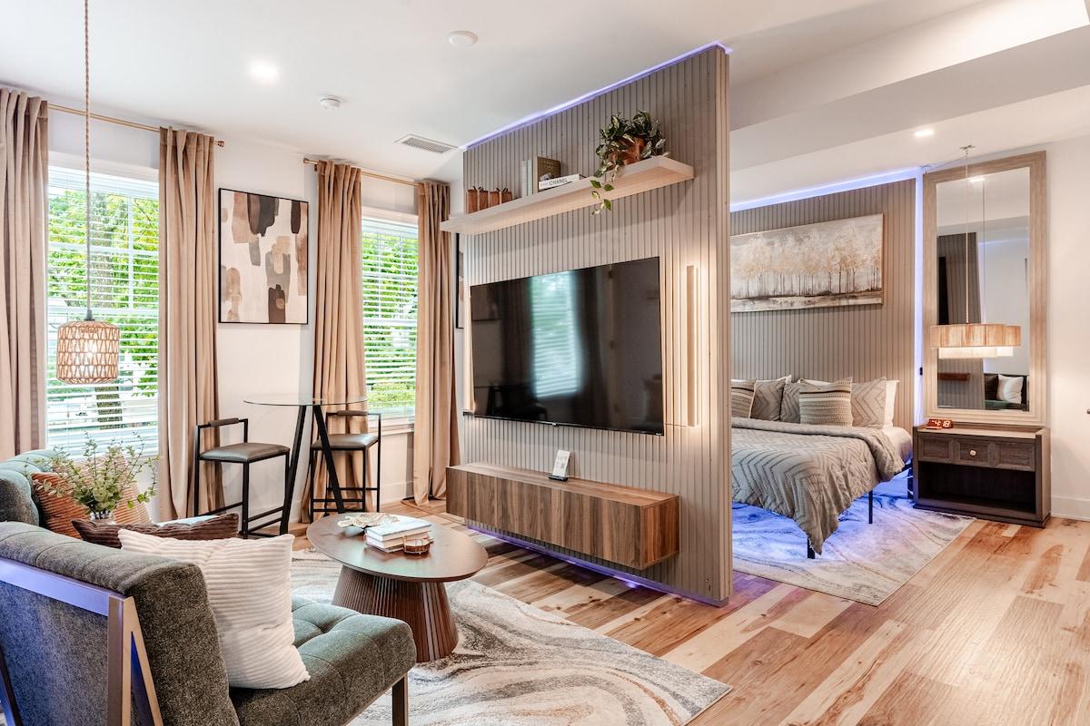 Luxe Suite | Comfort | King Bed | Free Parking