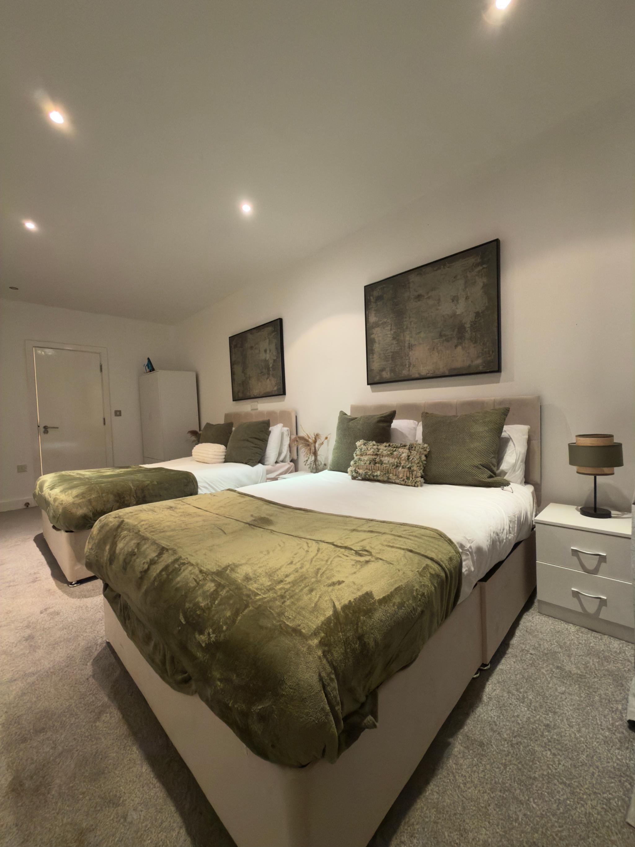 Premium 2-Bed Retreat | Piccadilly & Oxford Rd Stn