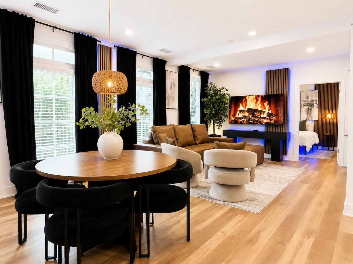 Smoke Free Luxury Staycation | Patio | King Bed