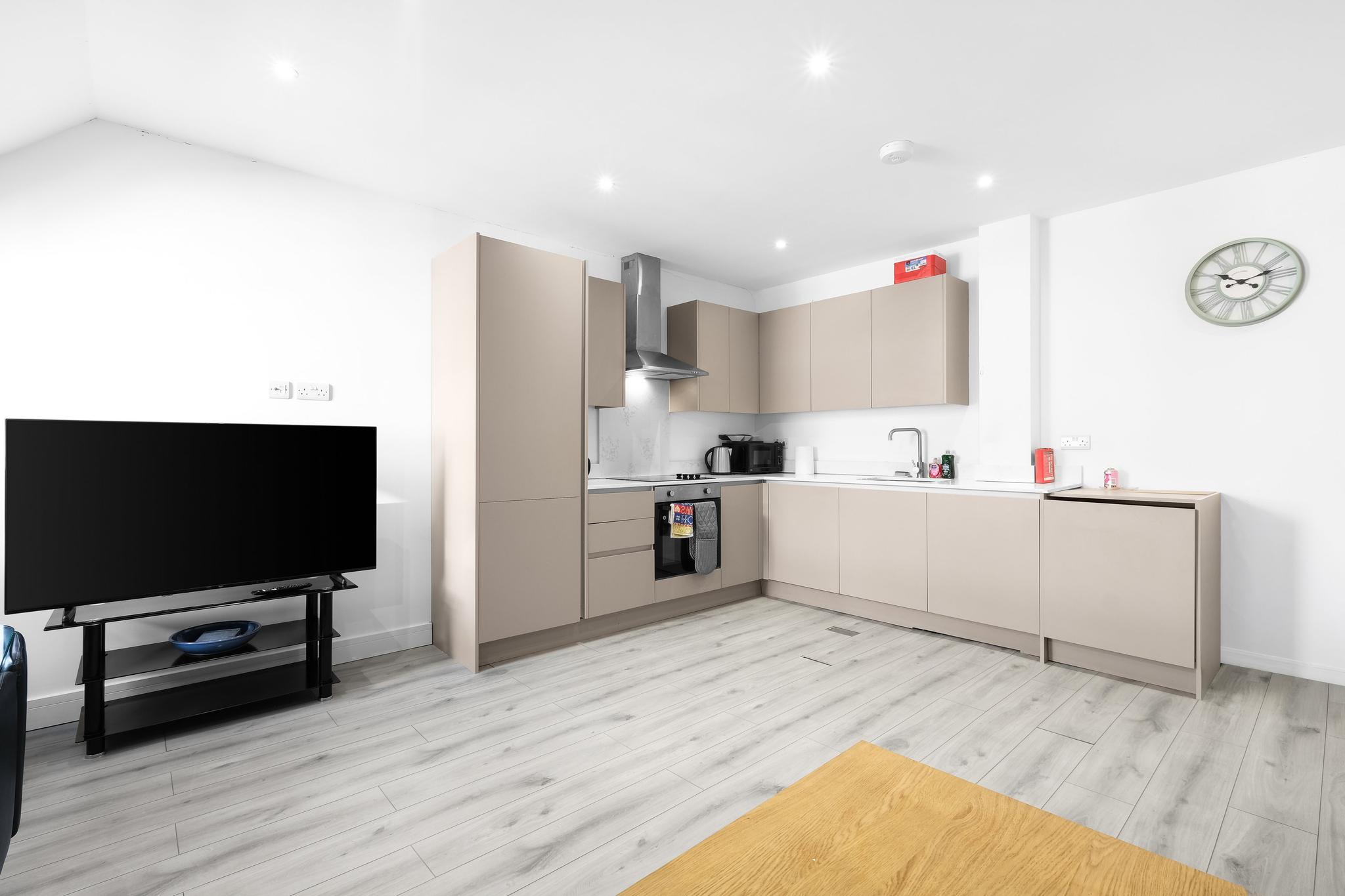 Modern 1 bedroom Apt. 07 Town Centre Camberley