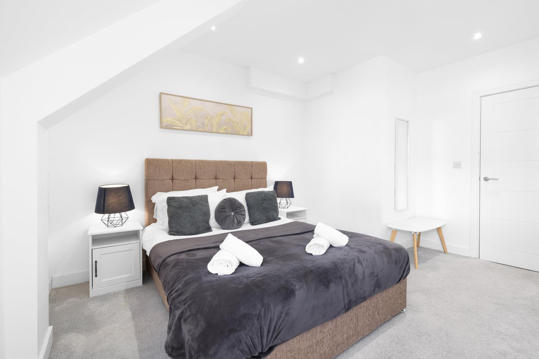 Modern 1 bedroom Apt. 07 Town Centre Camberley4