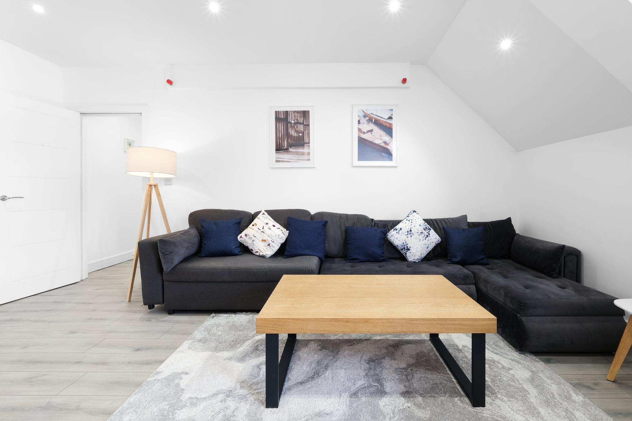 Modern 1 bedroom Apt. 07 Town Centre Camberley2