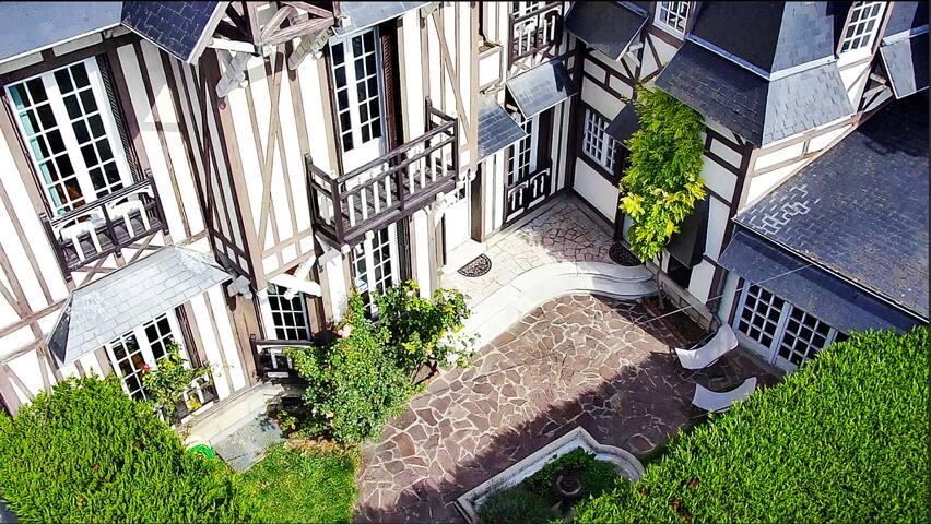 MANOR HOUSE, across station to Paris in under 1h !1