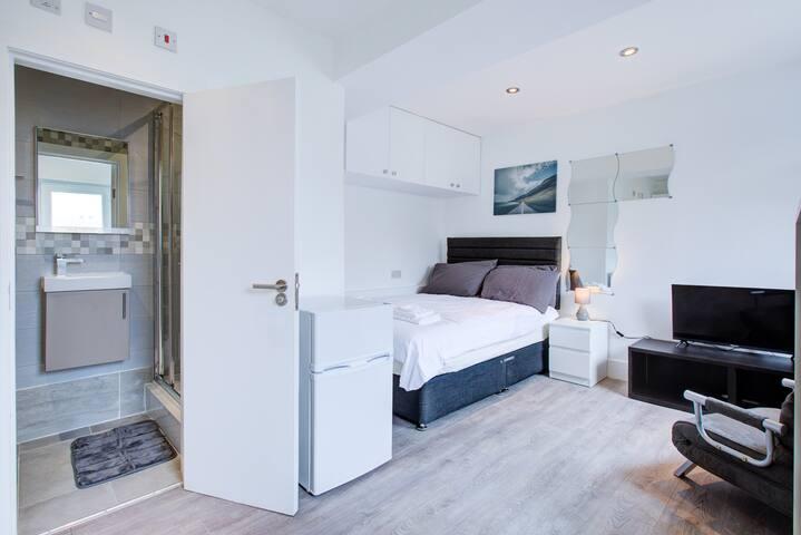 Comfy Studio Suite Lewisham1