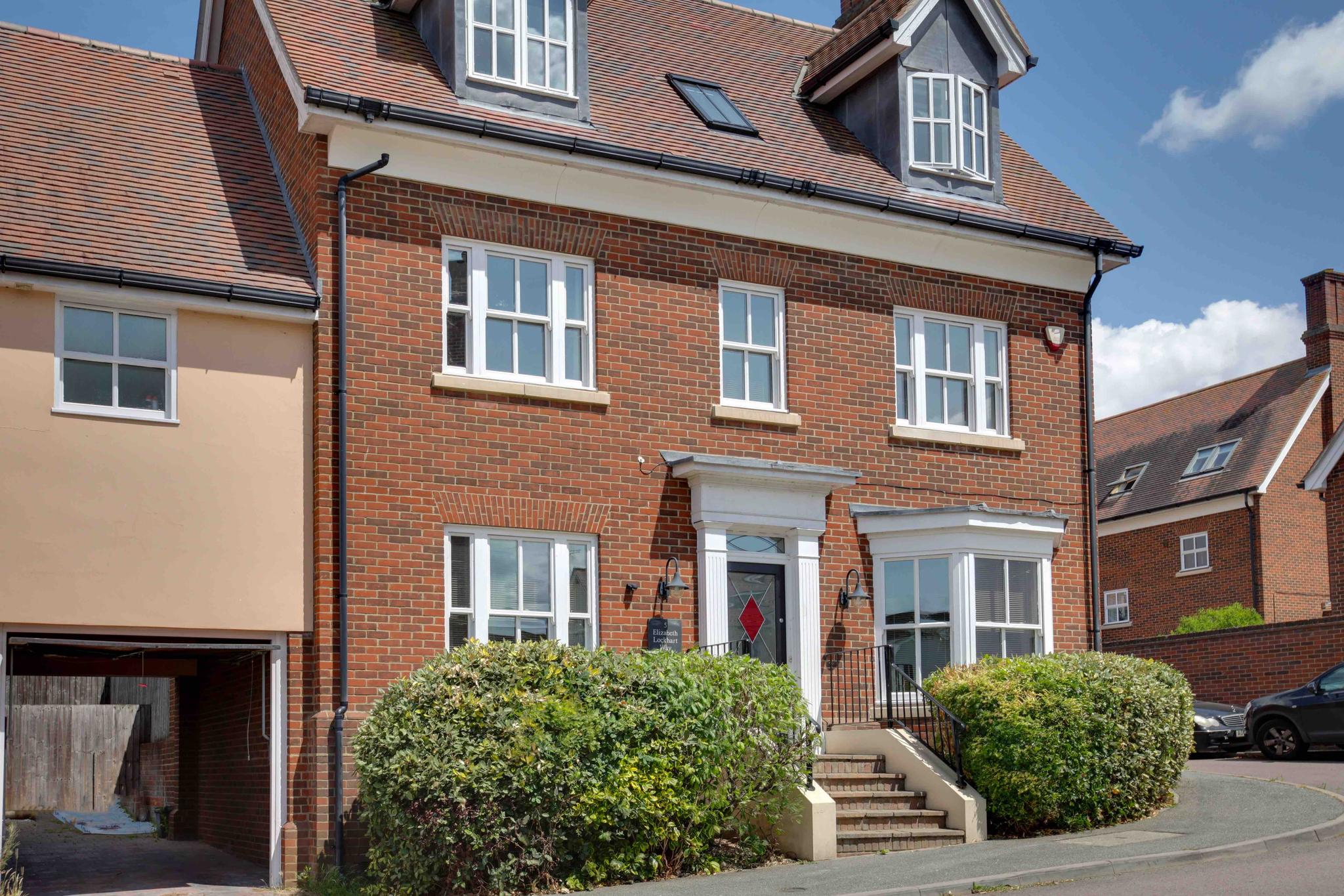 Elizabeth II 5 Bedroom Townhouse Braintree1