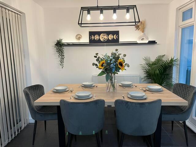 Large 4 Bed|Games Area|Parking|6