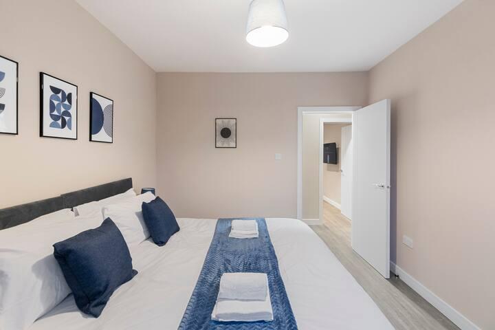Convenient Spacious house Seven sisters Station1