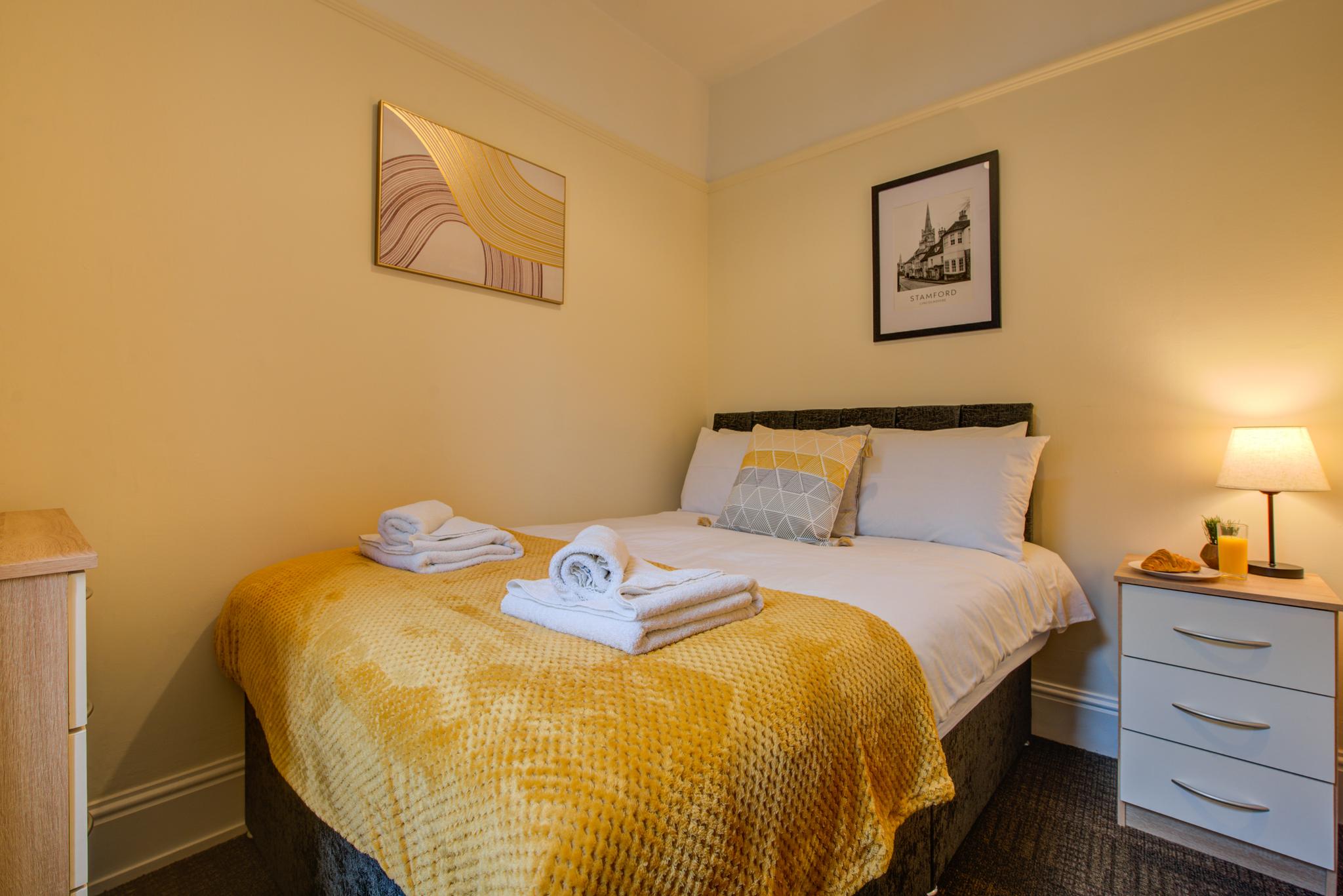 Studio Contractor Friendly Apartment1