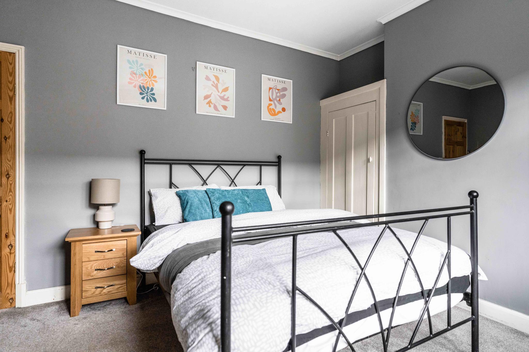 I'm Your Host - Merton House: City Centre With Free Parking1