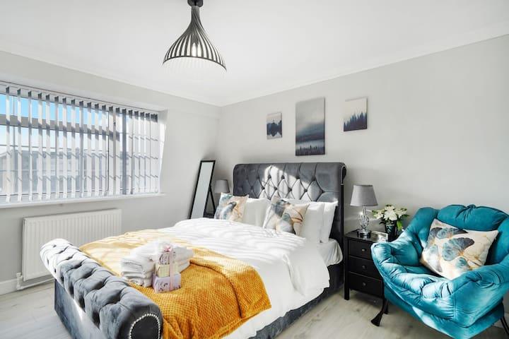 Spacious, 4 bed, Garden, Parking, ExCel London1