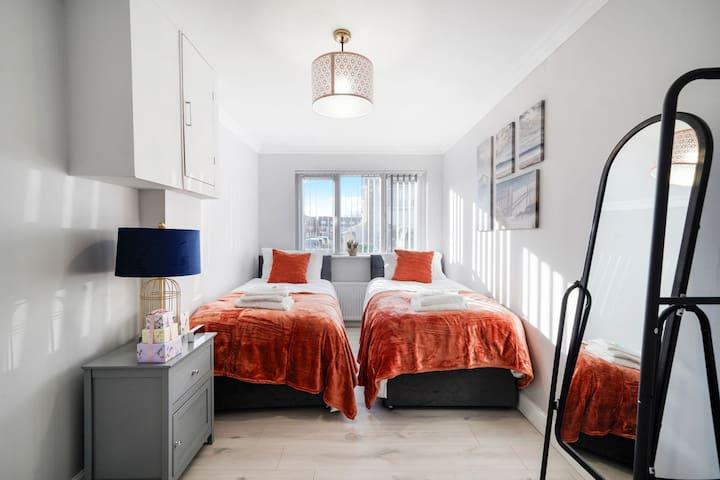 Spacious, 4 bed, Garden, Parking, ExCel London5