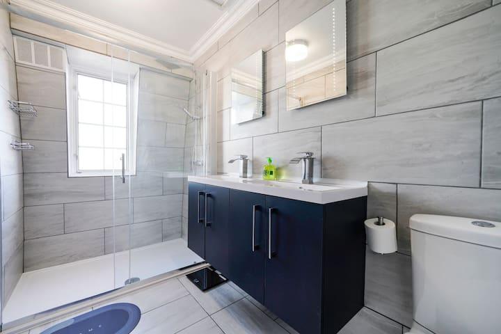 Spacious, 4 bed, Garden, Parking, ExCel London6