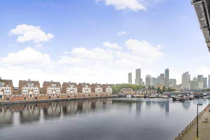 Modern 3 bedroom, 3 bathroom, Parking, River view3