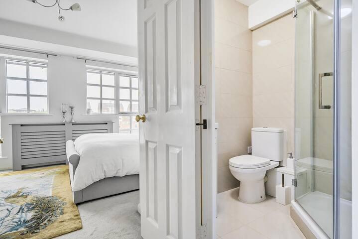 Modern 3 bedroom, 3 bathroom, Parking, River view6