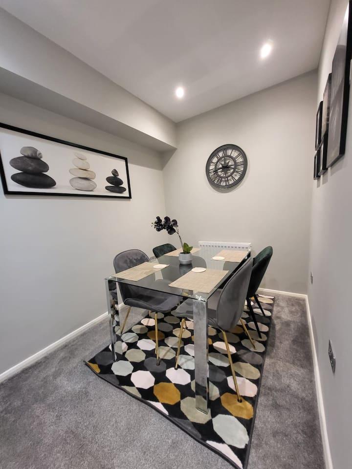 Cosy Four Bedroom Home1