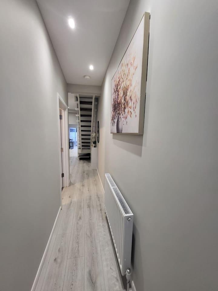 Cosy Four Bedroom Home2