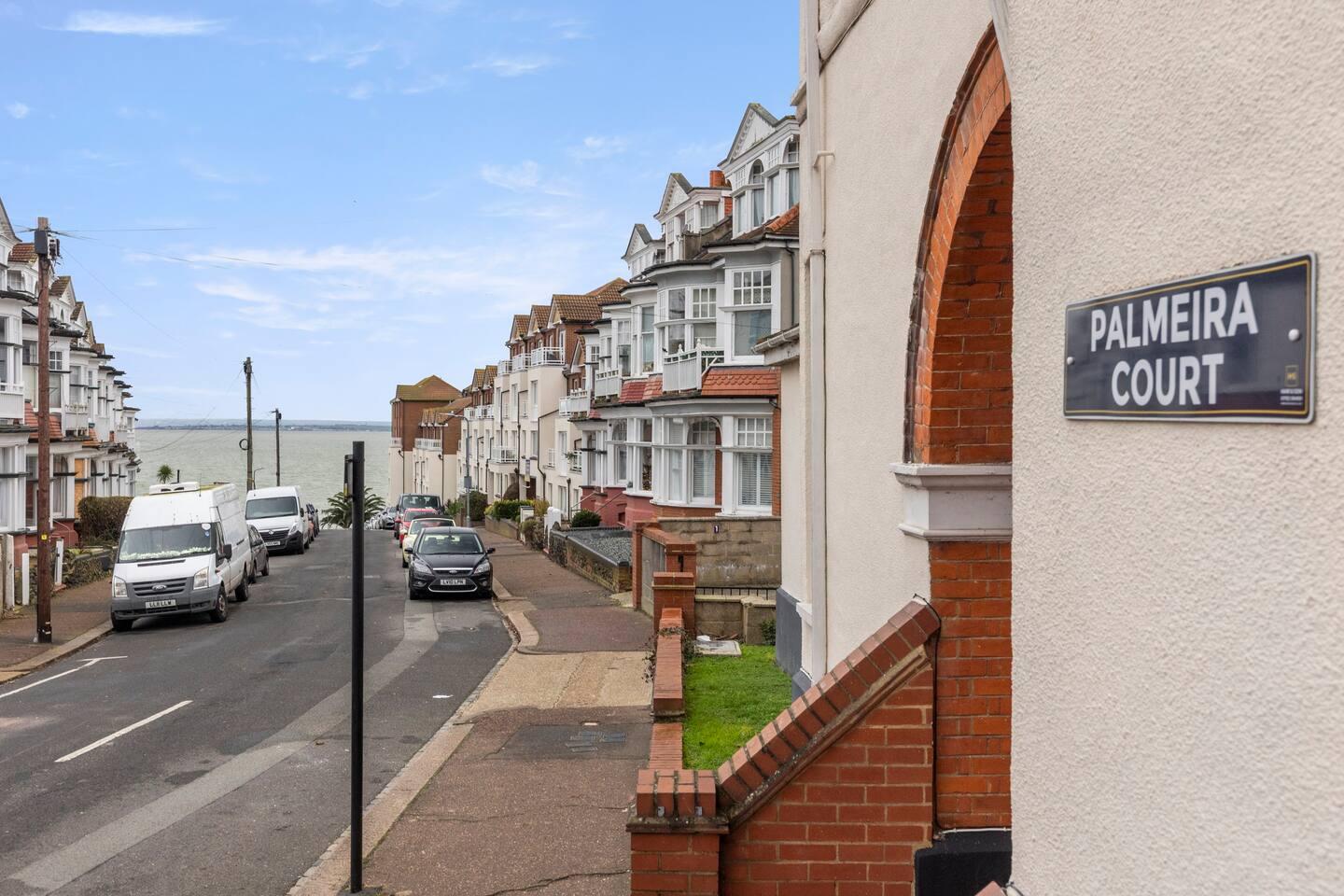 Modern 2 Bed Gem Southend on Sea Free parking1