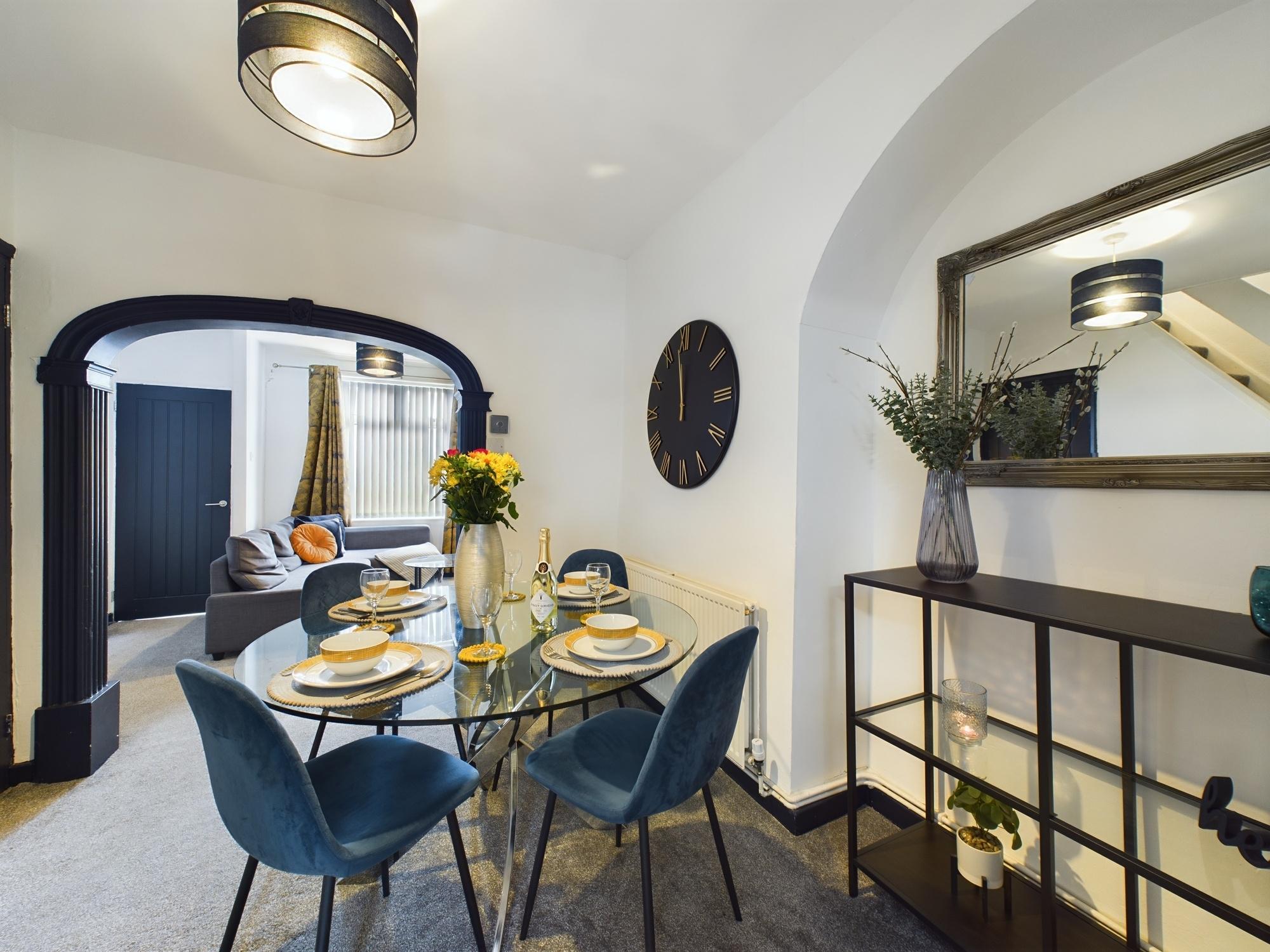 Cosy 2-Bed | FREE Parking | Anfield & Goodison1