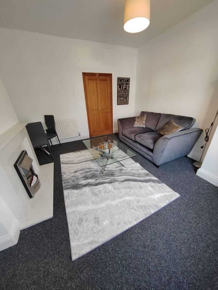 Brighouse 2 bedhouse central, contractors welcome1