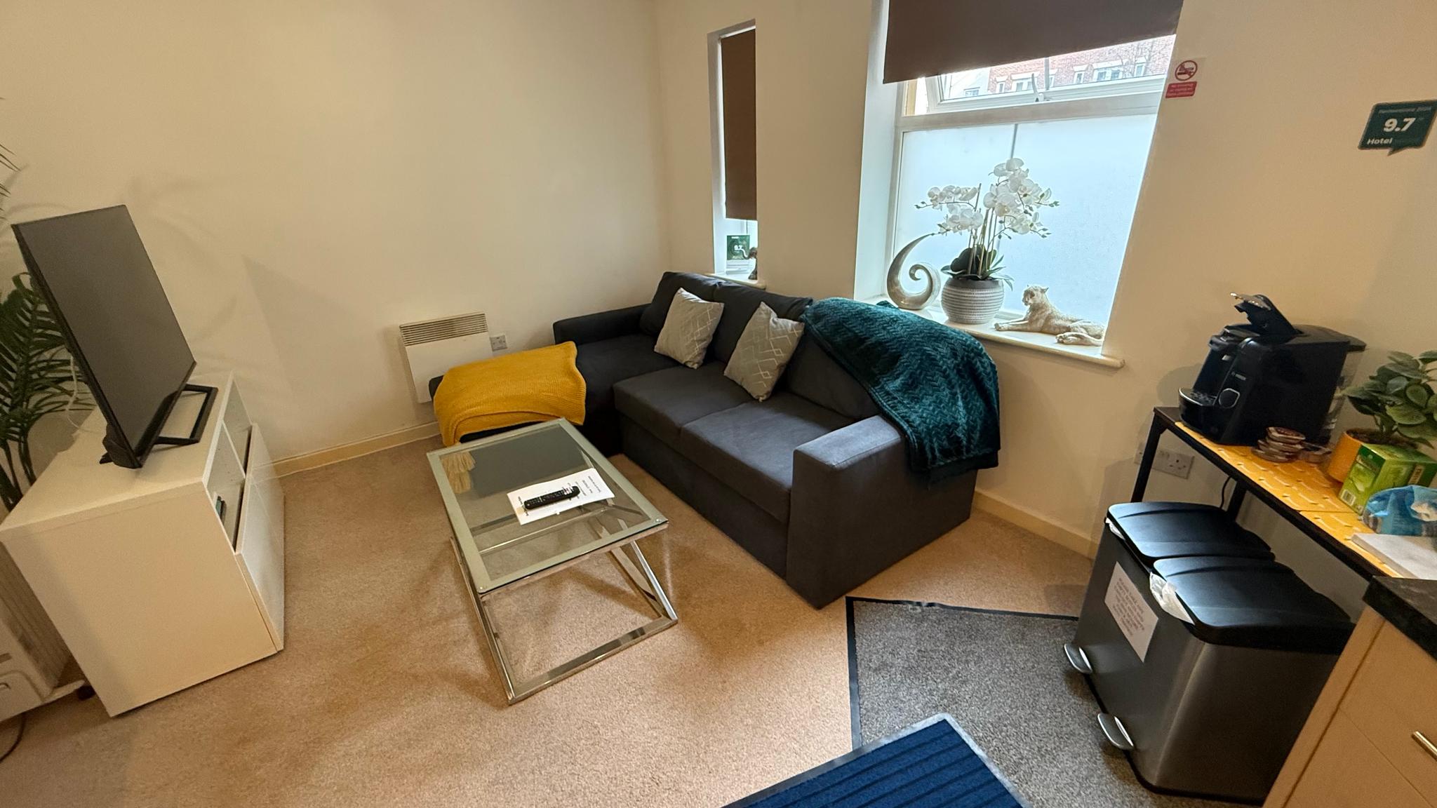 Contractors2Bed 2Bath Stevenage1