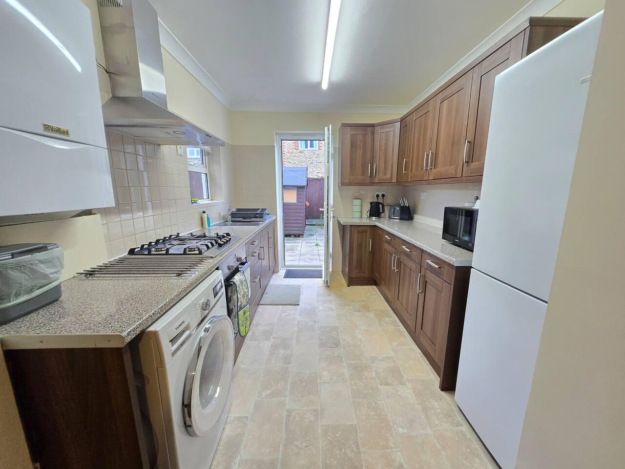 Spacious home 3 min from station6