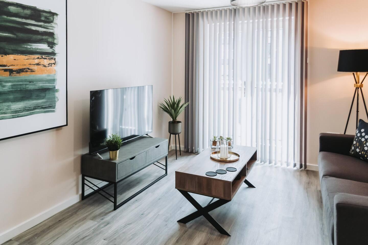 2Bed & 2Bath Apartment Nr Old Trafford+Parking6