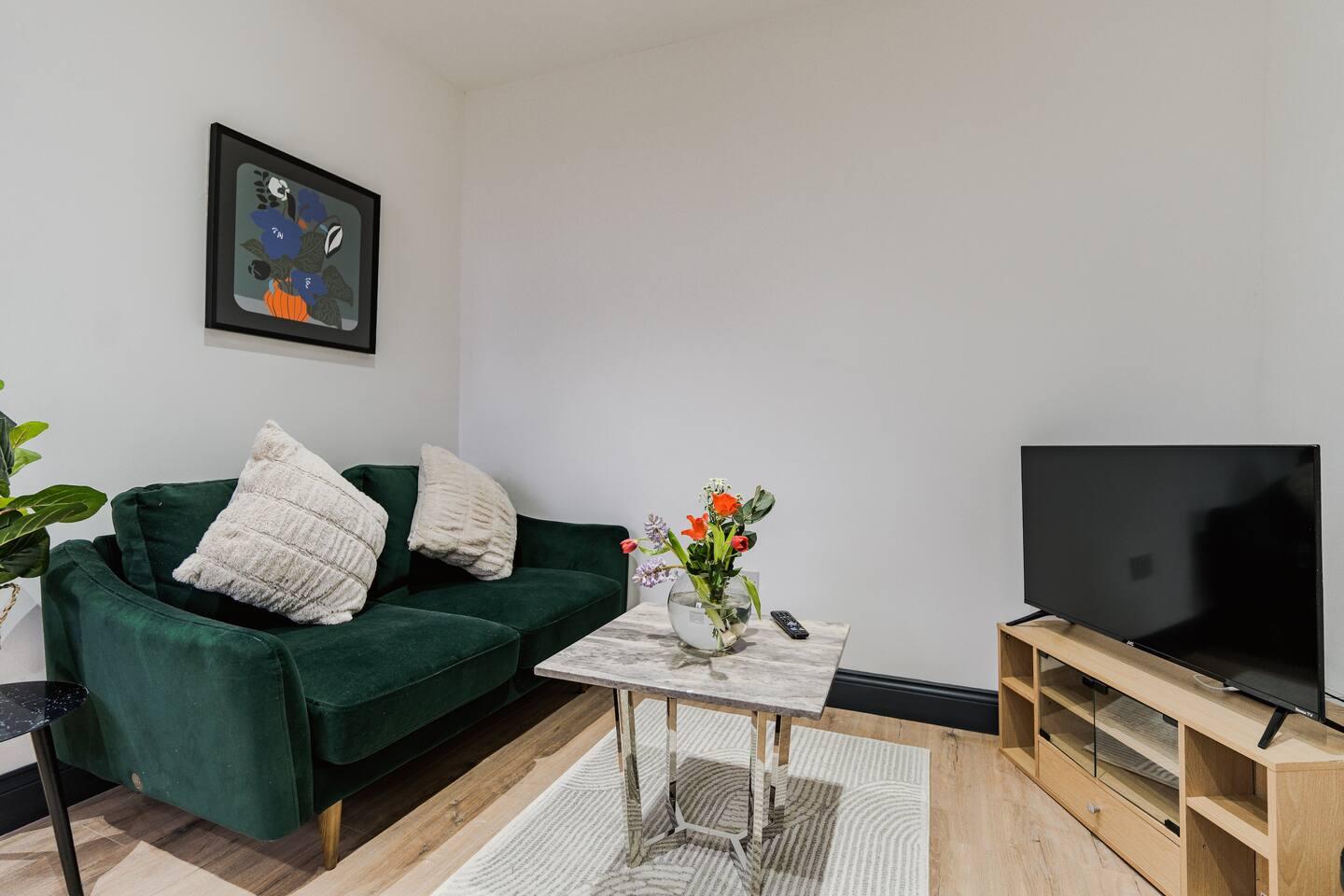 Charming & Cozy 2 BR flat, Free parking, Central1