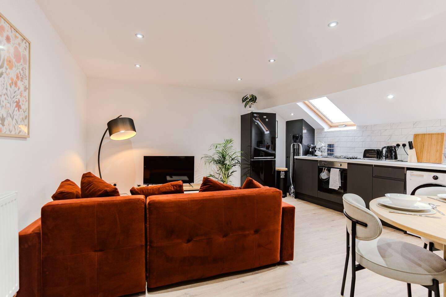 Stunning Sky view 2 BR Flat - Free WIFI, Parking1