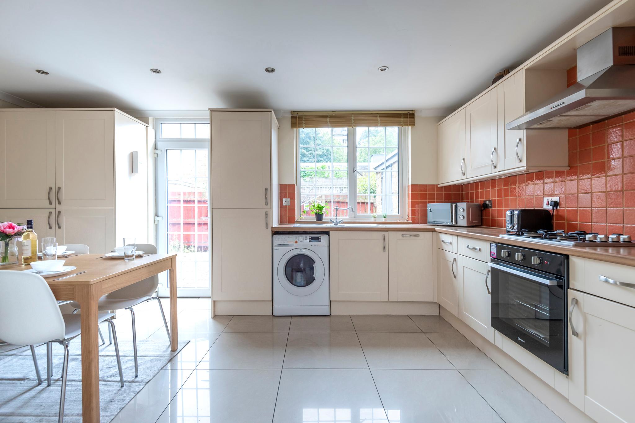 3BR Home Manifest Property Short Lets Whitechapel4