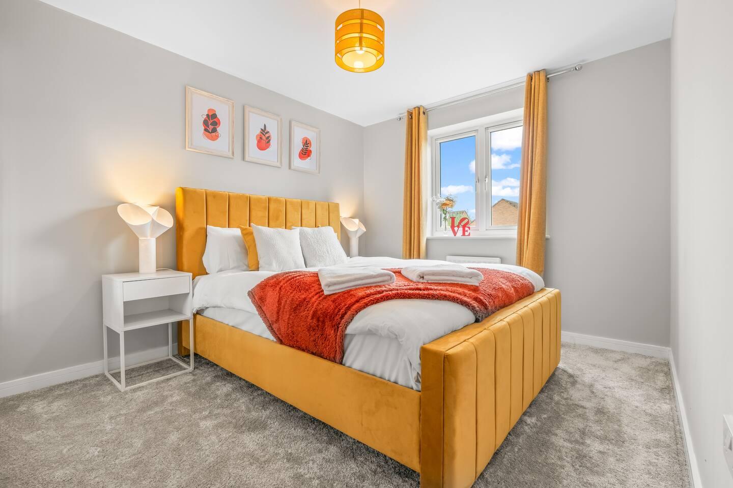 Modern 4-Bed Close to Jaguar Whitley & City Centre1