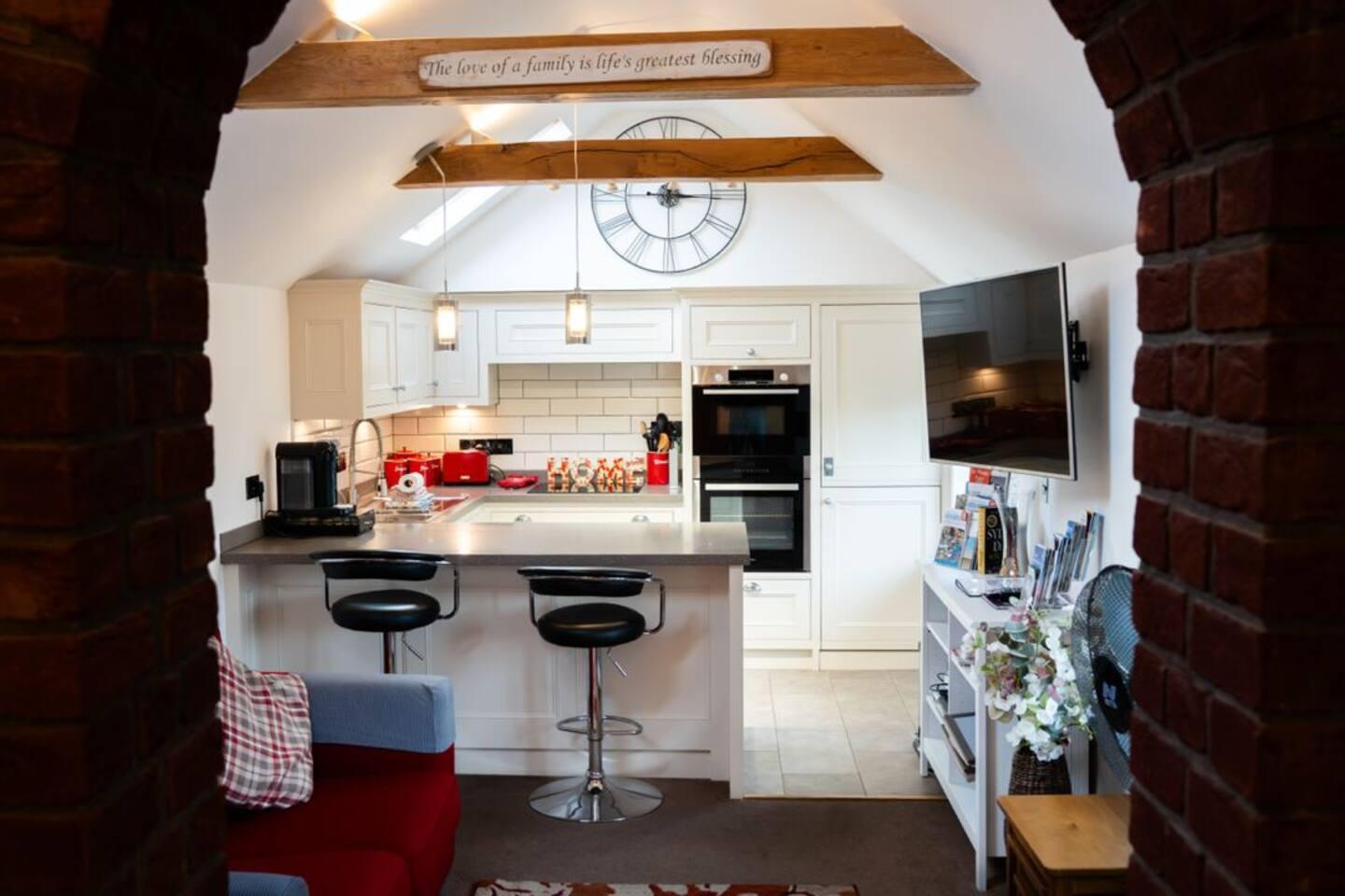 Modern 1-Bedroom Apartment in Holt3