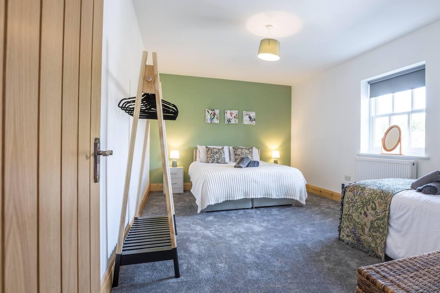Elegant Flat in a Historic Gem!1