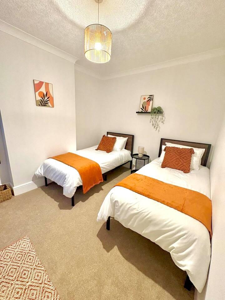 Barber House - Cosy & Stylish 2 bed -  Sleeps 43