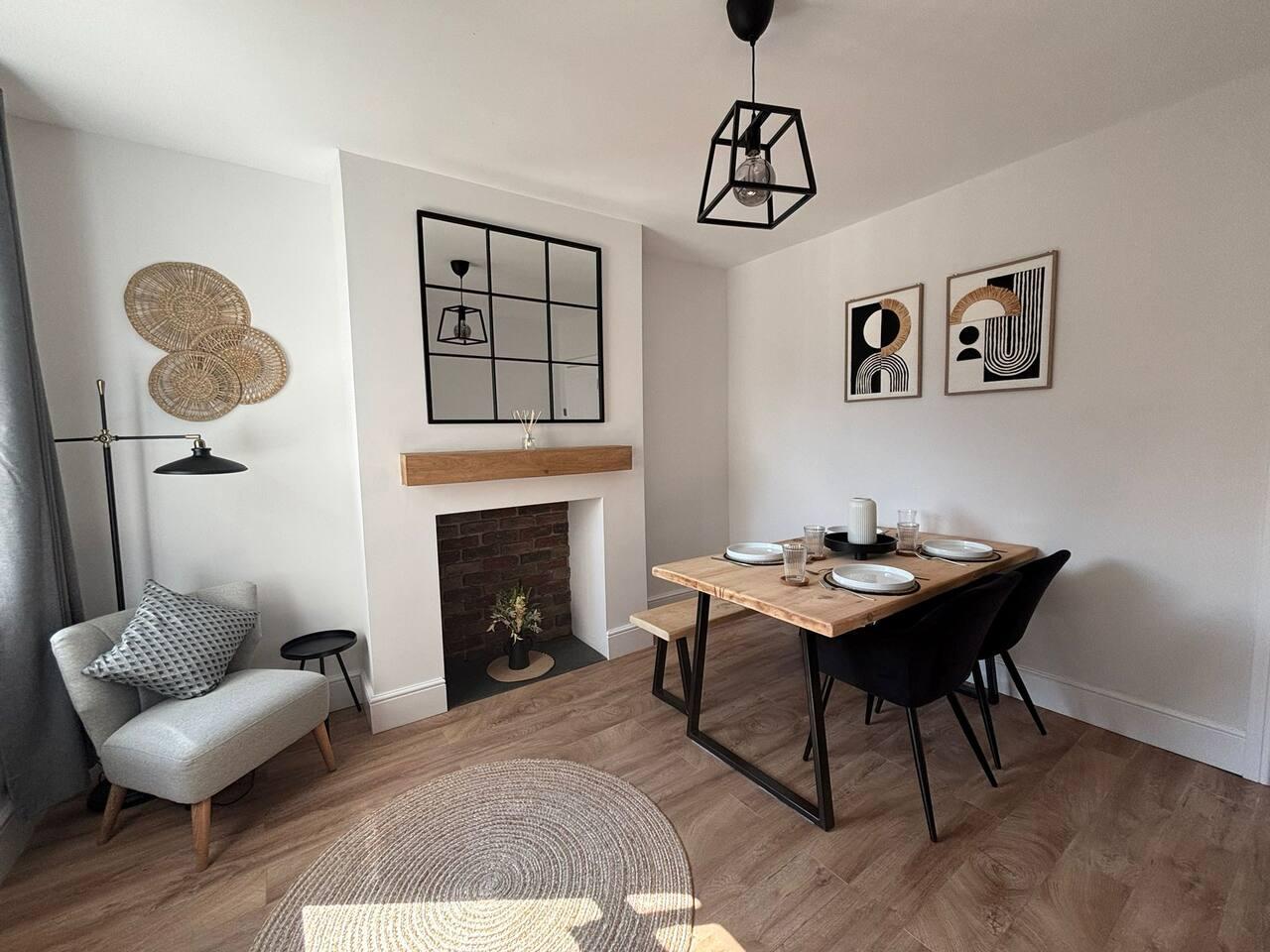 Barber House - Cosy & Stylish 2 bed -  Sleeps 41