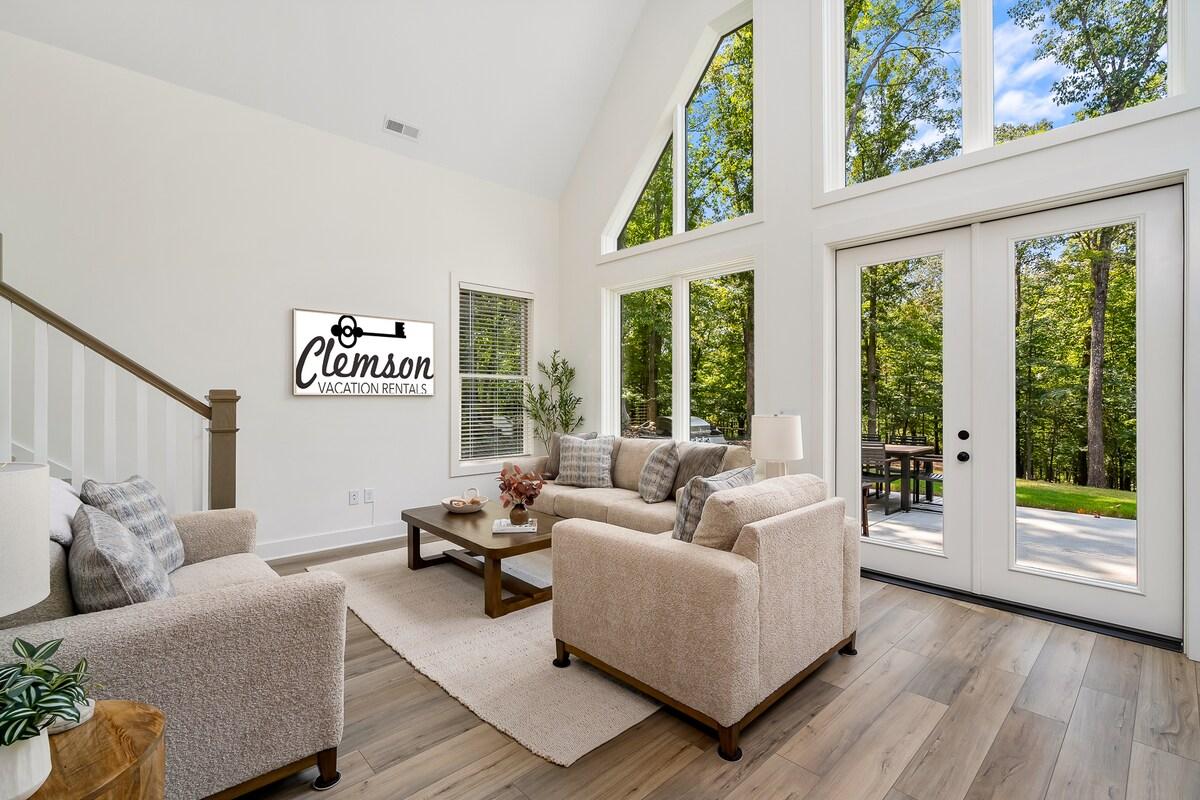 New construction close to 12 Mile Park & Clemson!6