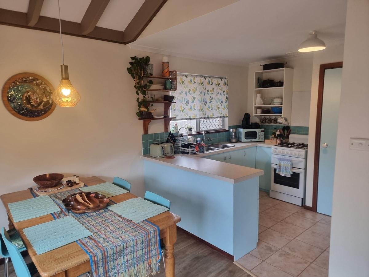 Ocean Drive Home: 3 bedroom 70s-inspired boho chic3