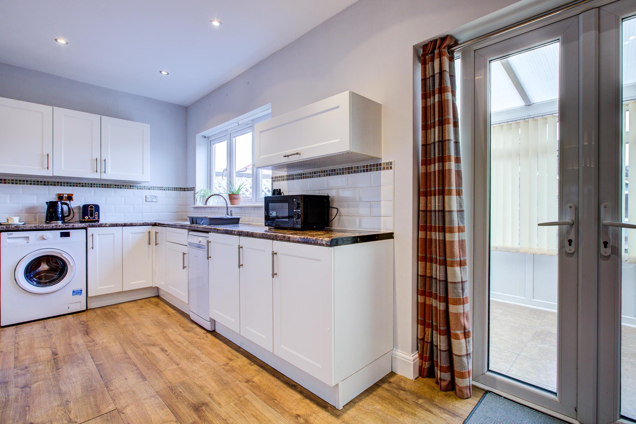 Spacious 4-Bed House in Welling - Free parking2