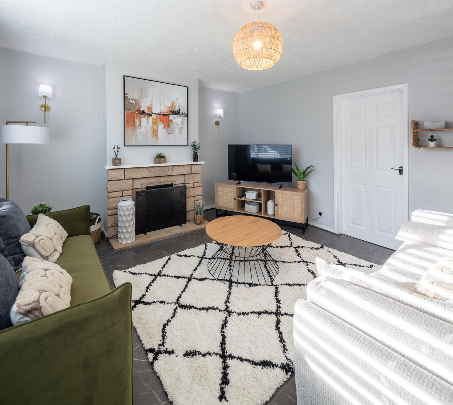 Stylish 4-Bed House Close to M32 + Free Parking3
