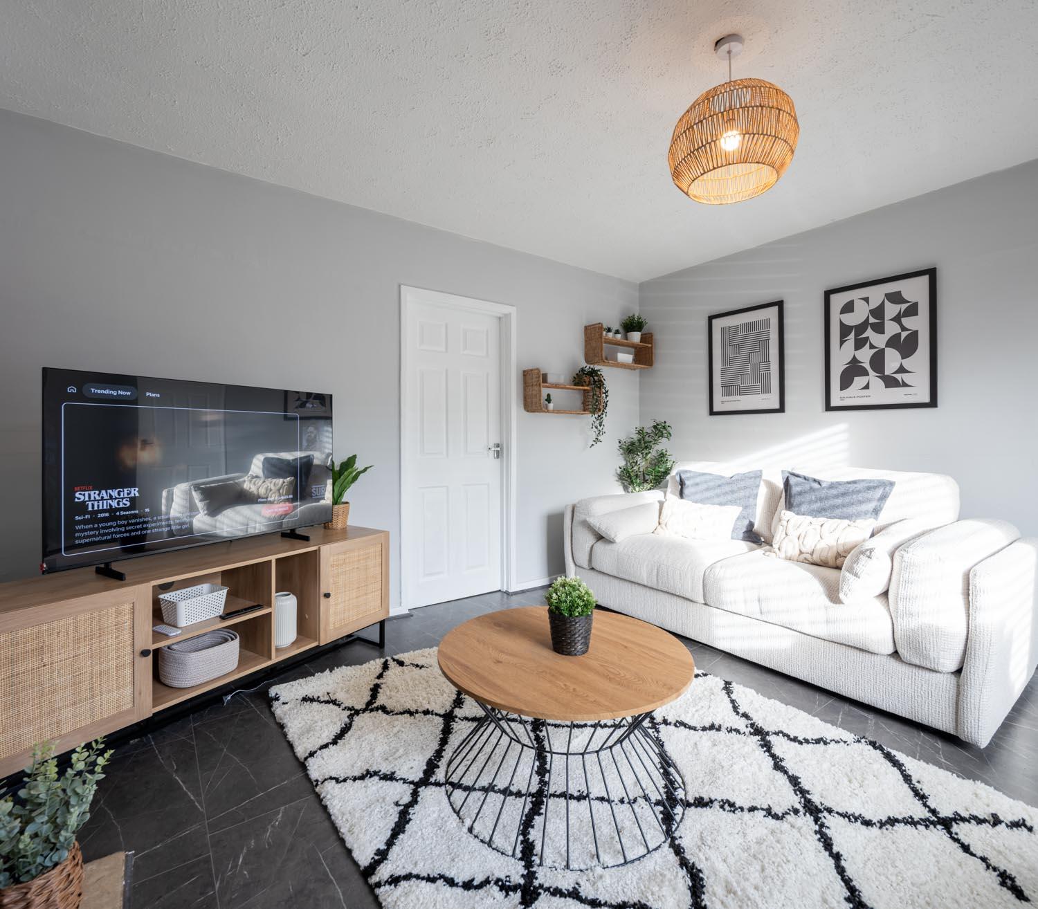Stylish 4-Bed House Close to M32 + Free Parking1
