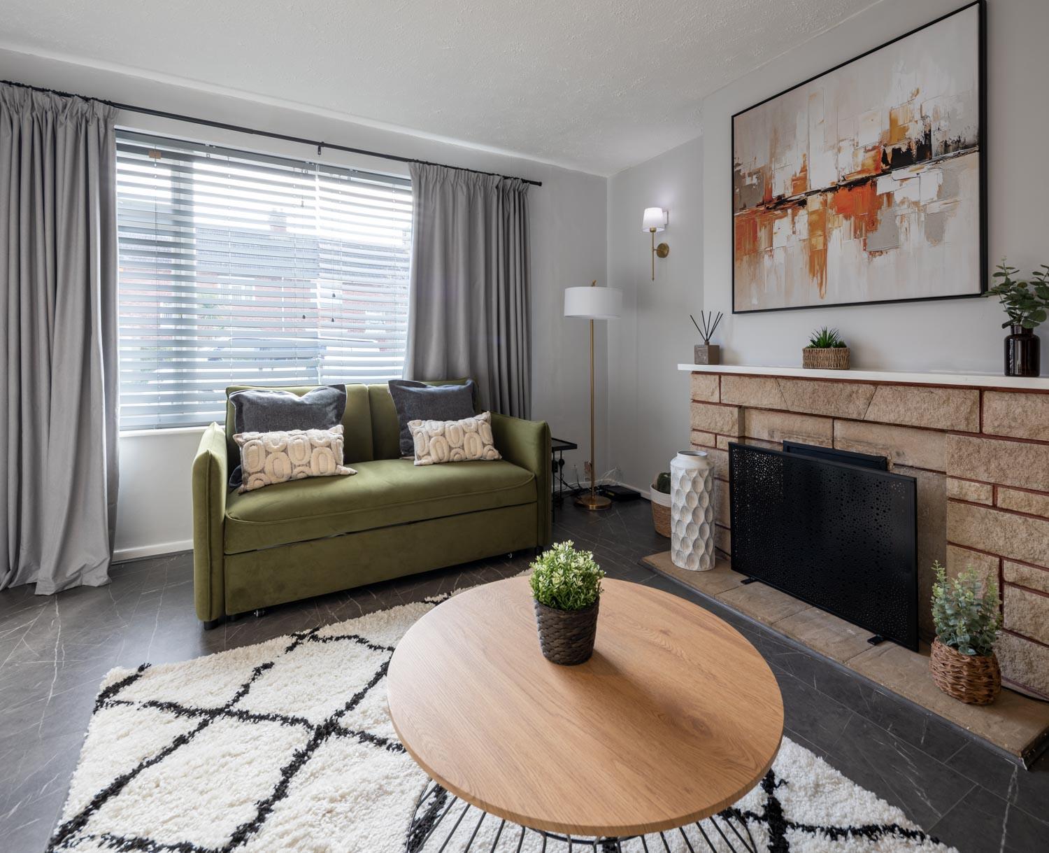 Stylish 4-Bed House Close to M32 + Free Parking4