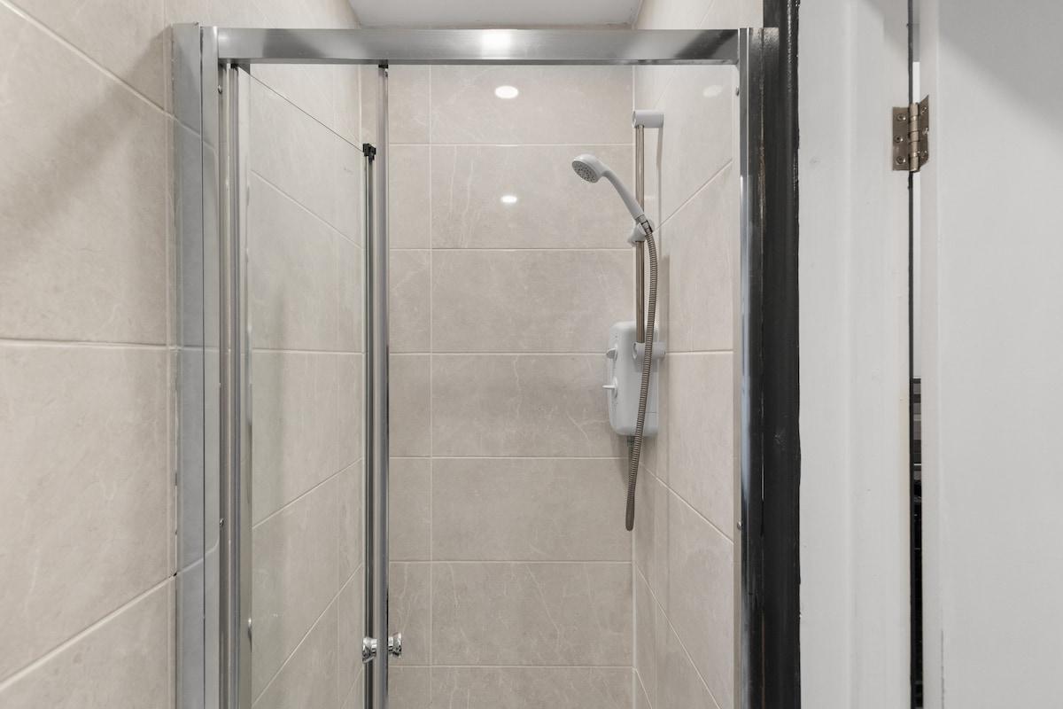 Stylish Studio+Parking Fast access Central London6