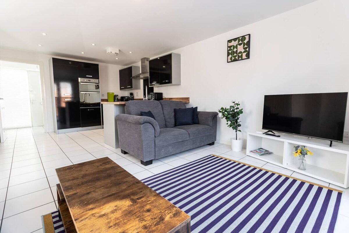 4 Bedroom Townhouse - Sleeps up to 7 Contractors1