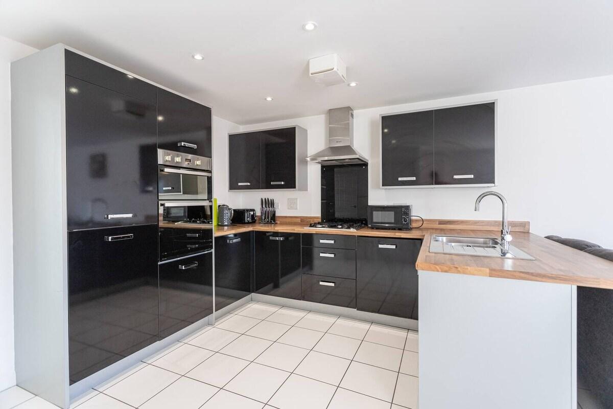 4 Bedroom Townhouse - Sleeps up to 7 Contractors6