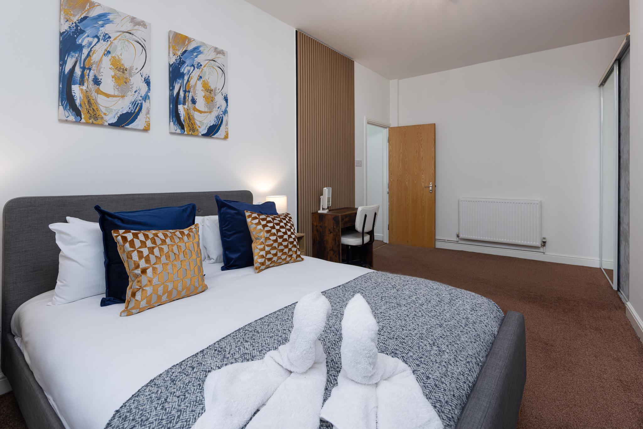 Luxury City Flat | Games Table | Cavern Quarter5
