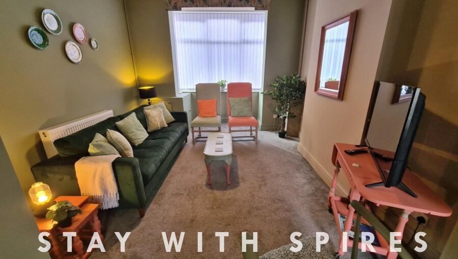 Jasper's 4 bedroom 2 bathrooms in Meir - Stoke1