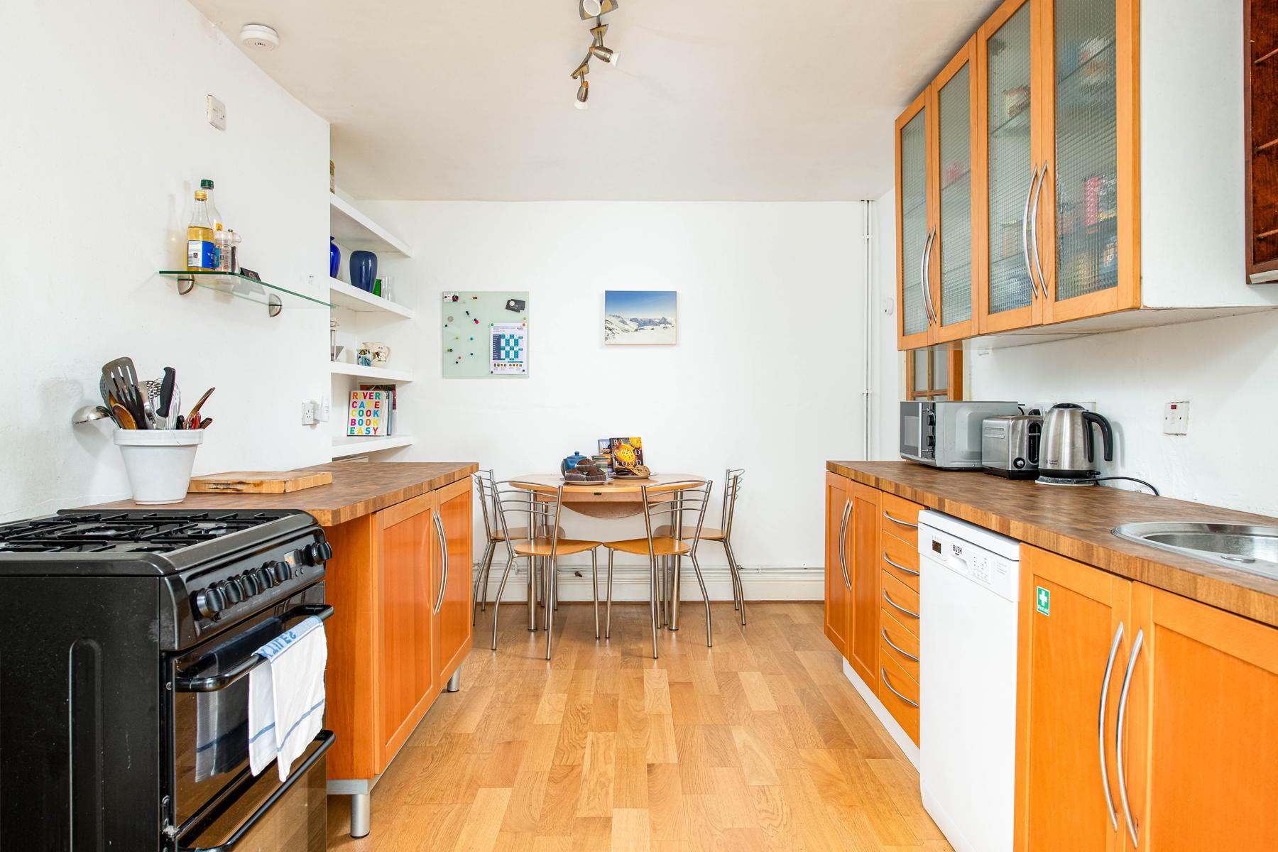 Refined Period 4BD Cotham Home-Sleeps 6-Garage3