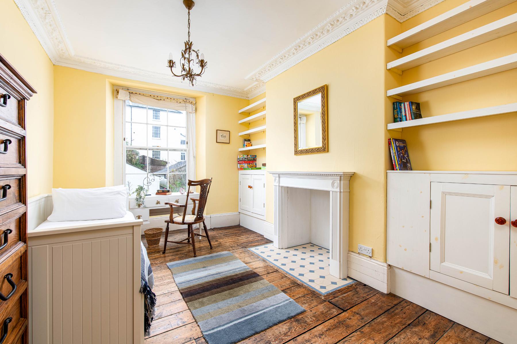 Refined Period 4BD Cotham Home-Sleeps 6-Garage2